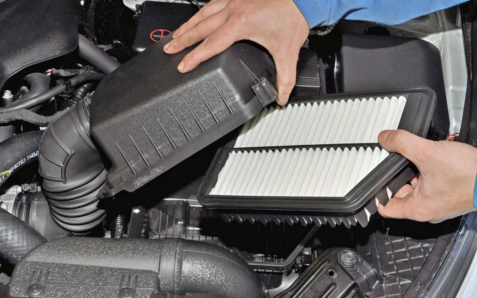 Значимость фильтра воздуха для двигателя - Важная роль в системе поглощения воздуха - Защита двигателя от загрязнений