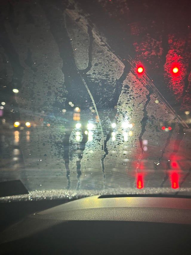 Удаление водного камня с лобового стекла